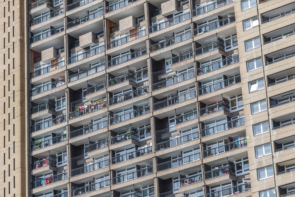 exterior-of-london-brutalist-high-rise-trellick-tower-block-showing-balconies